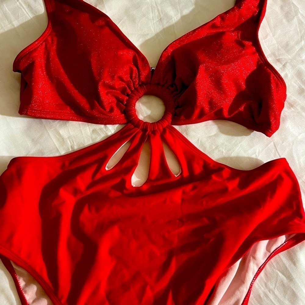 New with tags: CUPSHE Women Swimsuit One Piece